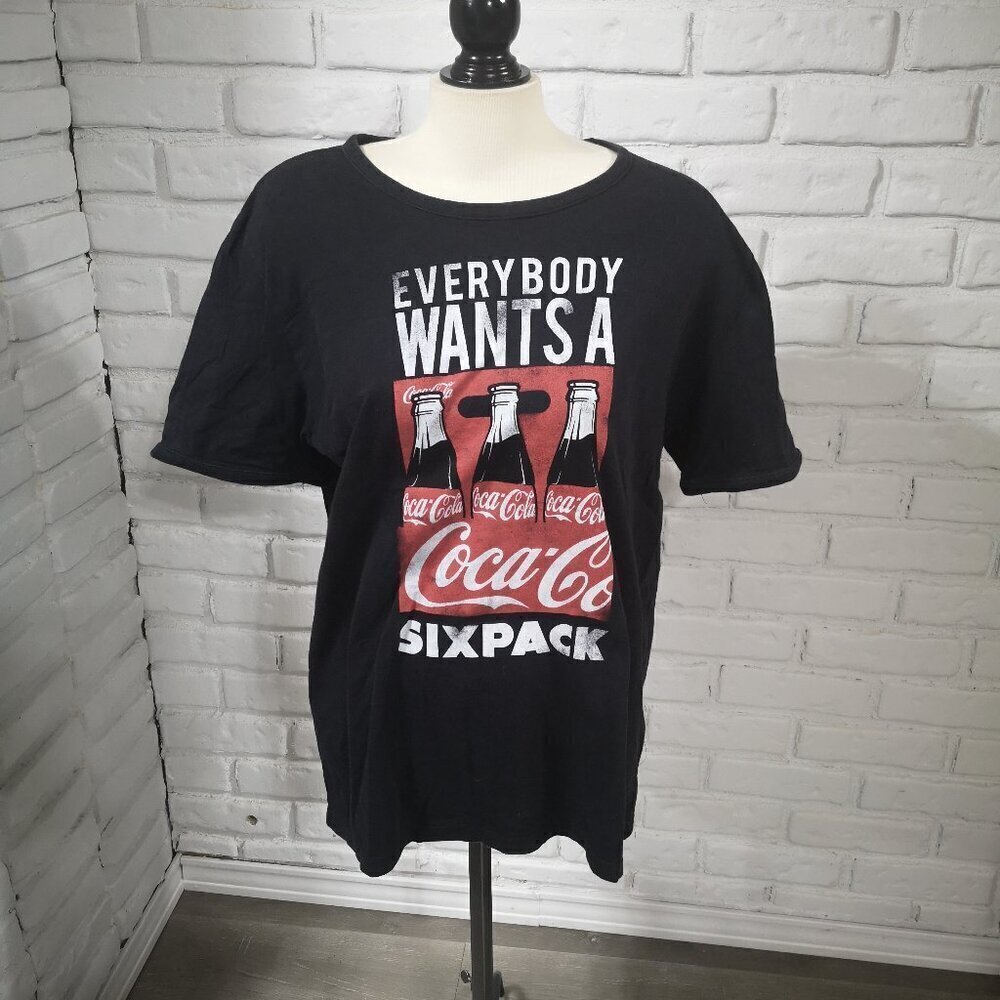 Coca-Cola "Everybody Wants a 6 Pack" Size Large Black T-shirt